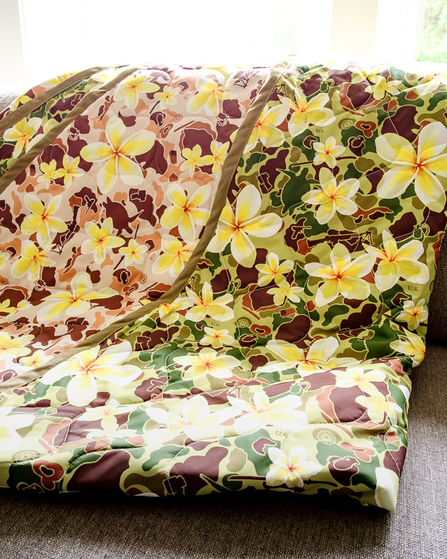 Woobie USA Throw Blanket - Aloha Pua Honu - Double-Sided - Bawidamann Art